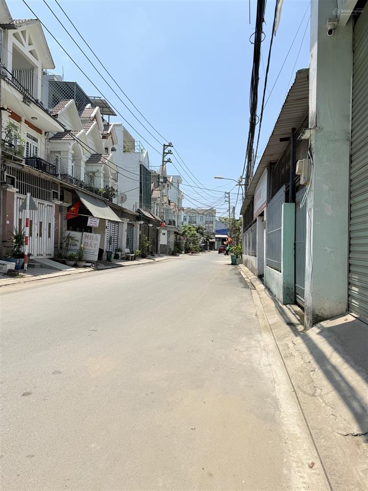 Đất 2 mặt hxh sát chợ cầu đồng , q12  dt 72.5m2(4x18m)  chỉ 4,5 tỷ còn bớt