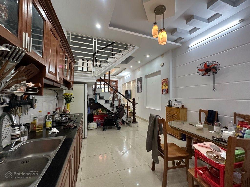 Nhà thạnh xuân 25, q12  ô tô đỗ cửa  dt 52 (4x14m)  3 tầng btct vào ở ngay  4.9 tỷ tl