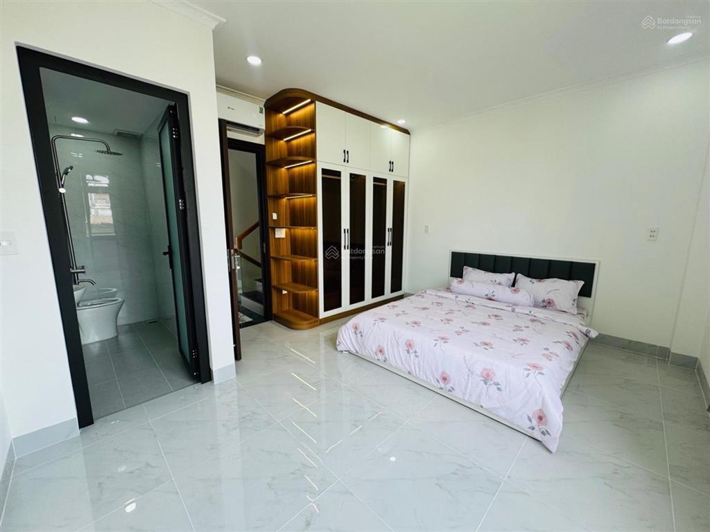 1/ hà huy giáp, q12  5 tầng  gần cầu an lộc sát gò vấp  dt 57m2 (4.5x13m)  6,6 tỷ tl
