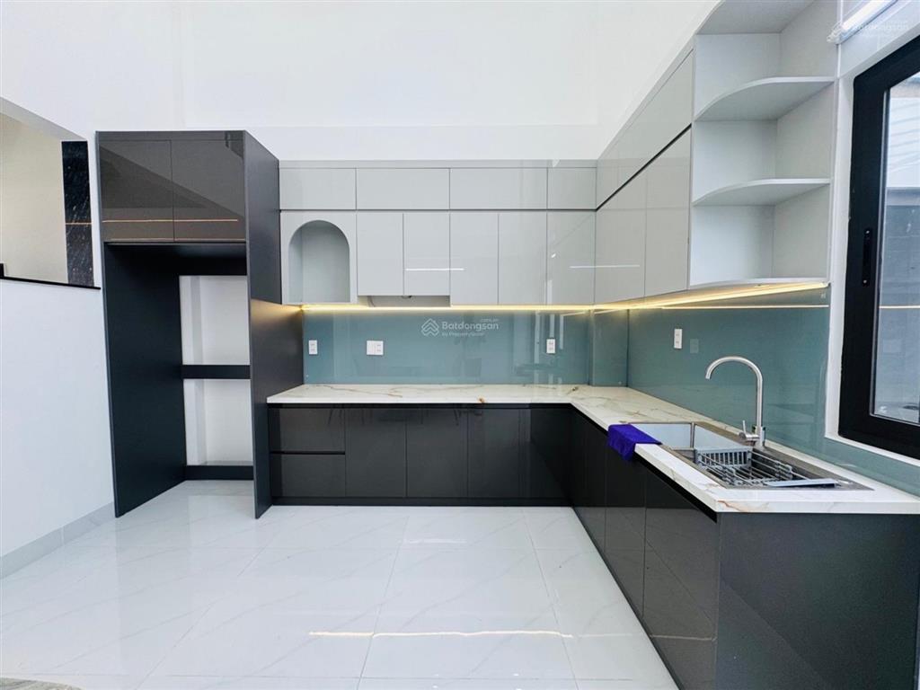 1/ hà huy giáp, q12  5 tầng  gần cầu an lộc sát gò vấp  dt 57m2 (4.5x13m)  6,6 tỷ tl