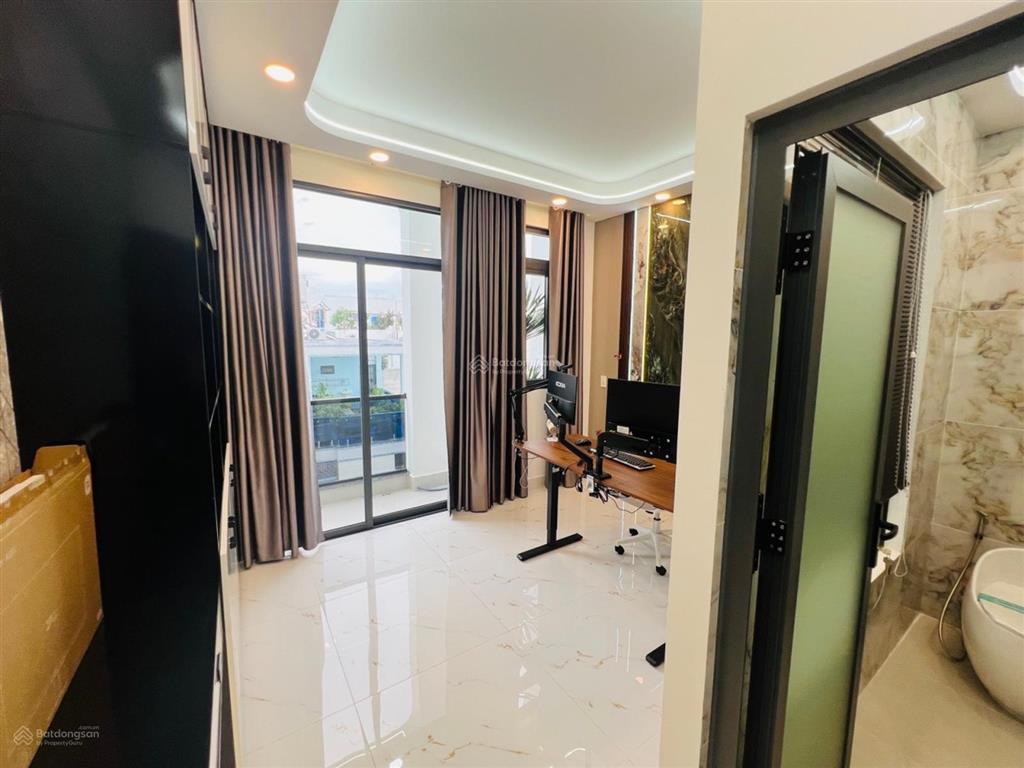 Nhà 5 tầng có thang máy hxh thông gần hà huy giáp full nội thất 4x16  7.3 tỷ tl