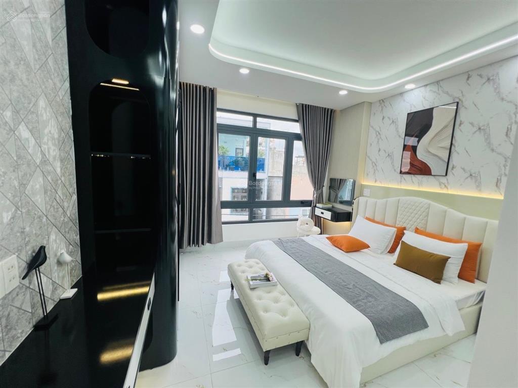 Nhà 5 tầng có thang máy hxh thông gần hà huy giáp full nội thất 4x16  7.3 tỷ tl