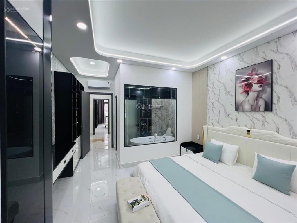 Nhà 5 tầng có thang máy hxh thông gần hà huy giáp full nội thất 4x16  7.3 tỷ tl