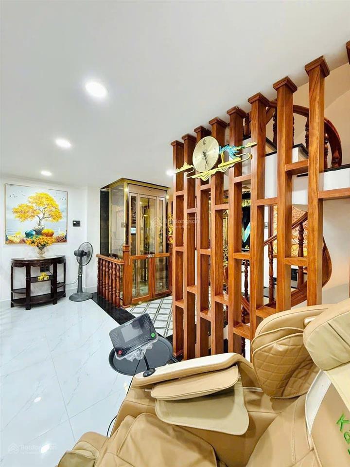 Bán nhà mt phan xích long dt 5mx21m 5 tầng giá 22 tỷ p3 qbt kết cấu chắc chắn, vị trí mt siêu đẹp