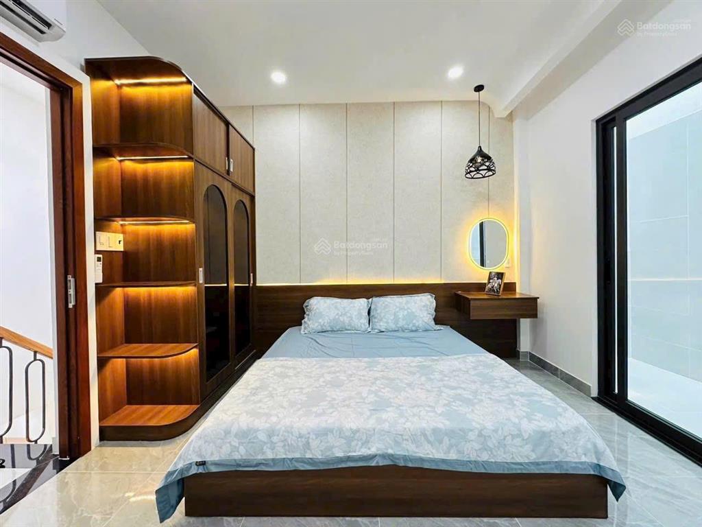 Chính chủ gửi bán gấp nhà nguyễn văn quá giá 2tỷ050tr quận 12 dt 64m2 shr đang cho thuê 9tr/ tháng