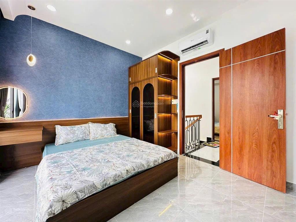 Chính chủ gửi bán gấp nhà nguyễn văn quá giá 2tỷ050tr quận 12 dt 64m2 shr đang cho thuê 9tr/ tháng
