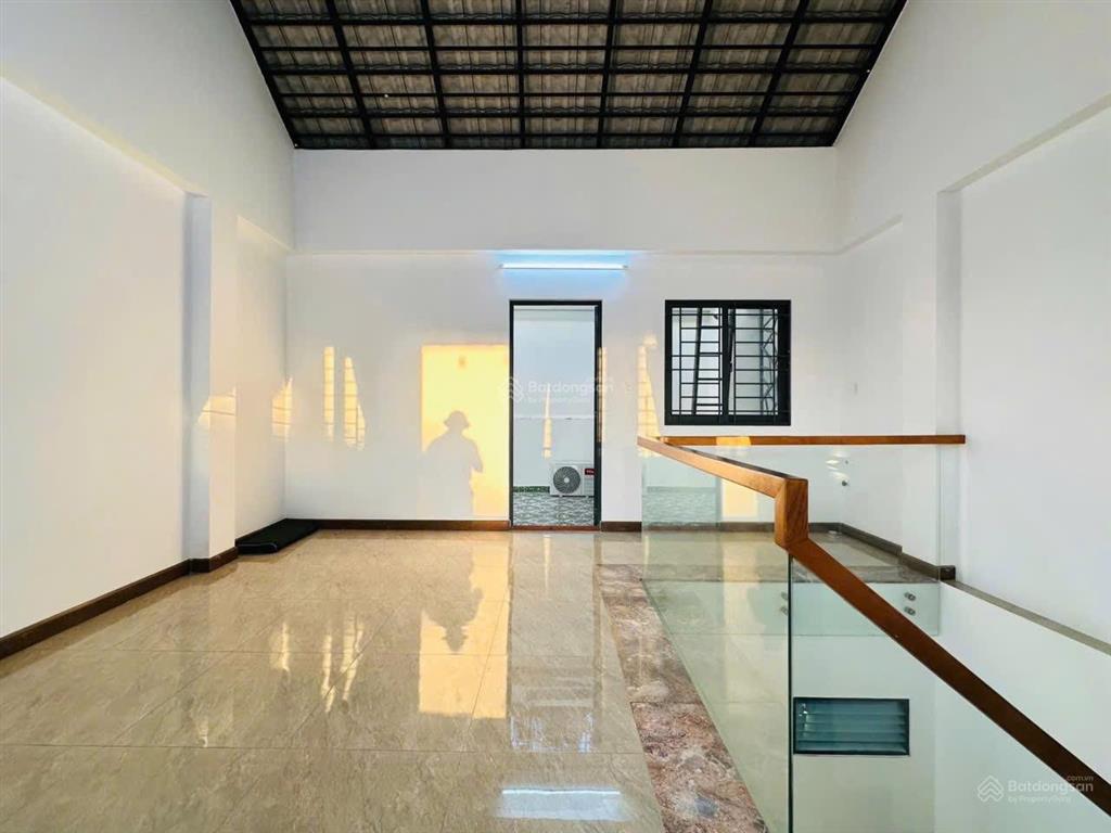 Nhà đẹp ba tháng hai, p. 11, q. 10, dt 55.2m2 đang cho thuê 10tr/tháng