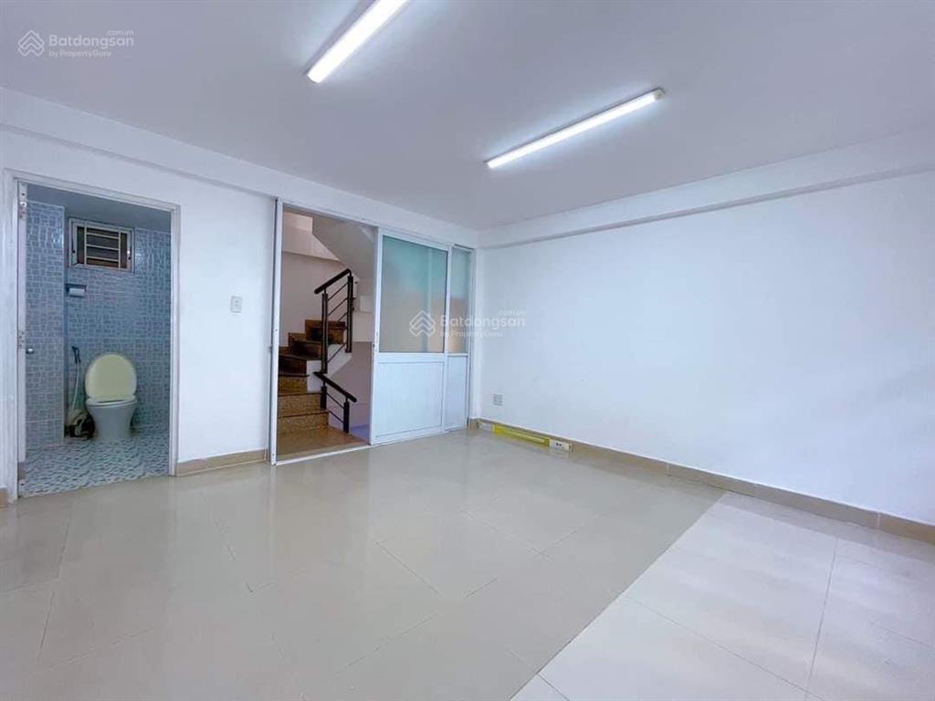 Nhà đẹp giá tốt chỉ 1tỷ800tr lãnh binh thăng p12 q11 dt 35.8m2, đang cho thuê 9tr/tháng
