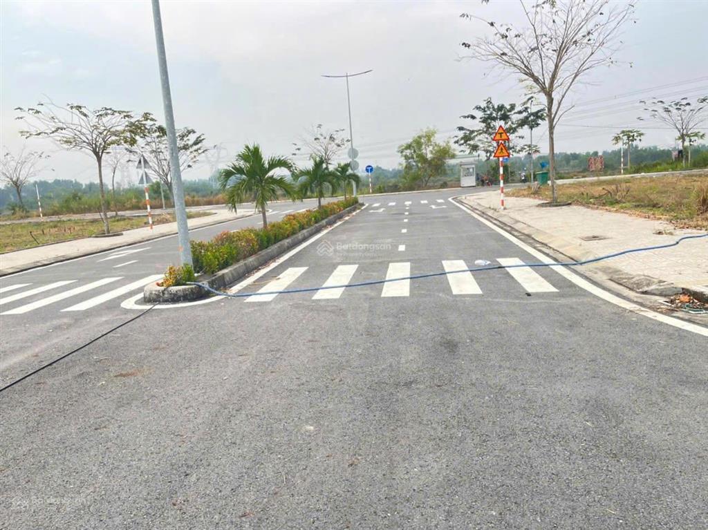 Còn 1 lô, 32tr/m2, ngang 5m, vị trí đẹp, sổ sẵn tại dragon pearl. hỗ trợ vay 70%