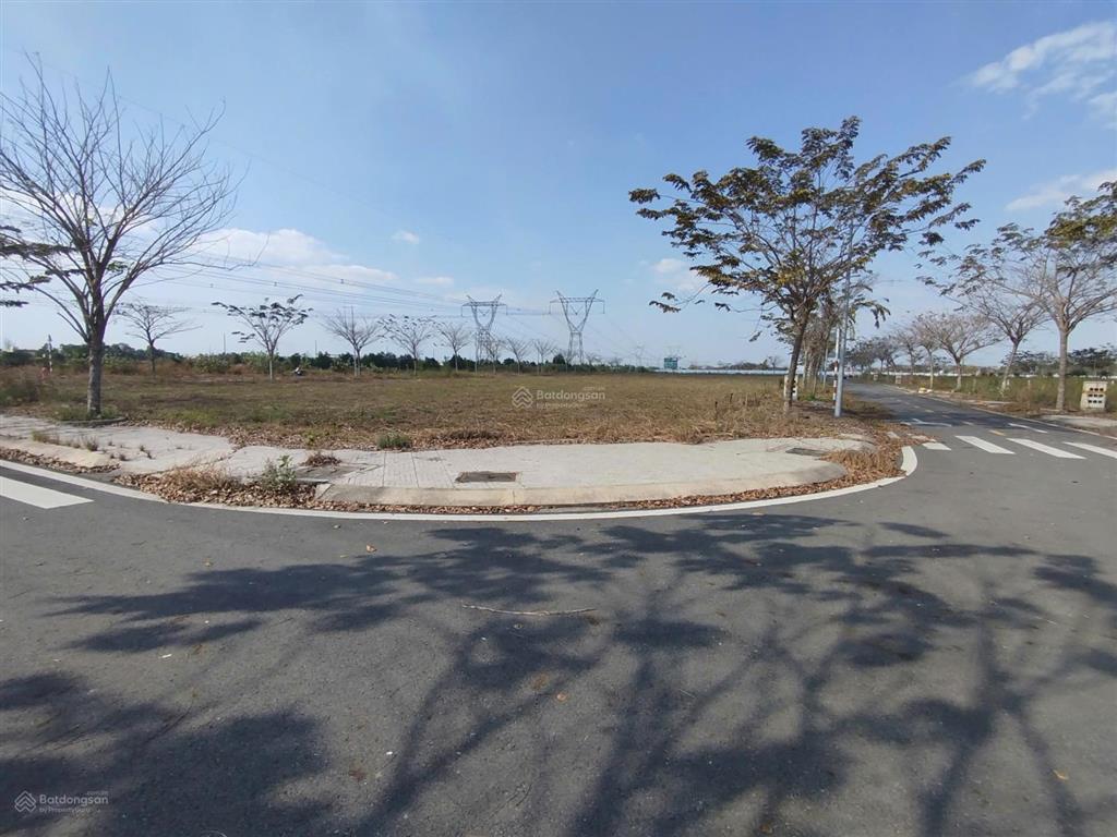 Bán đất sổ hồng riêng, mặt tiền đường rộng 8m, tiện ích xung quanh đầy đủ, đối diện kcn hạnh phúc