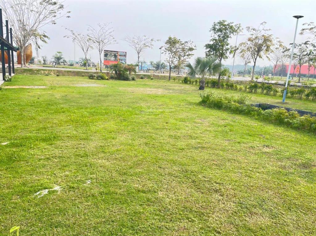 Bán đất sổ hồng riêng, mặt tiền đường rộng 8m, tiện ích xung quanh đầy đủ, đối diện kcn hạnh phúc