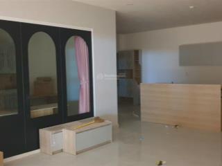 25tr/th shophouse riverside đẹp nhất phú mỹ hưng, shop hoàn thiện đầy đủ nội thất, có 1 phòng ngủ