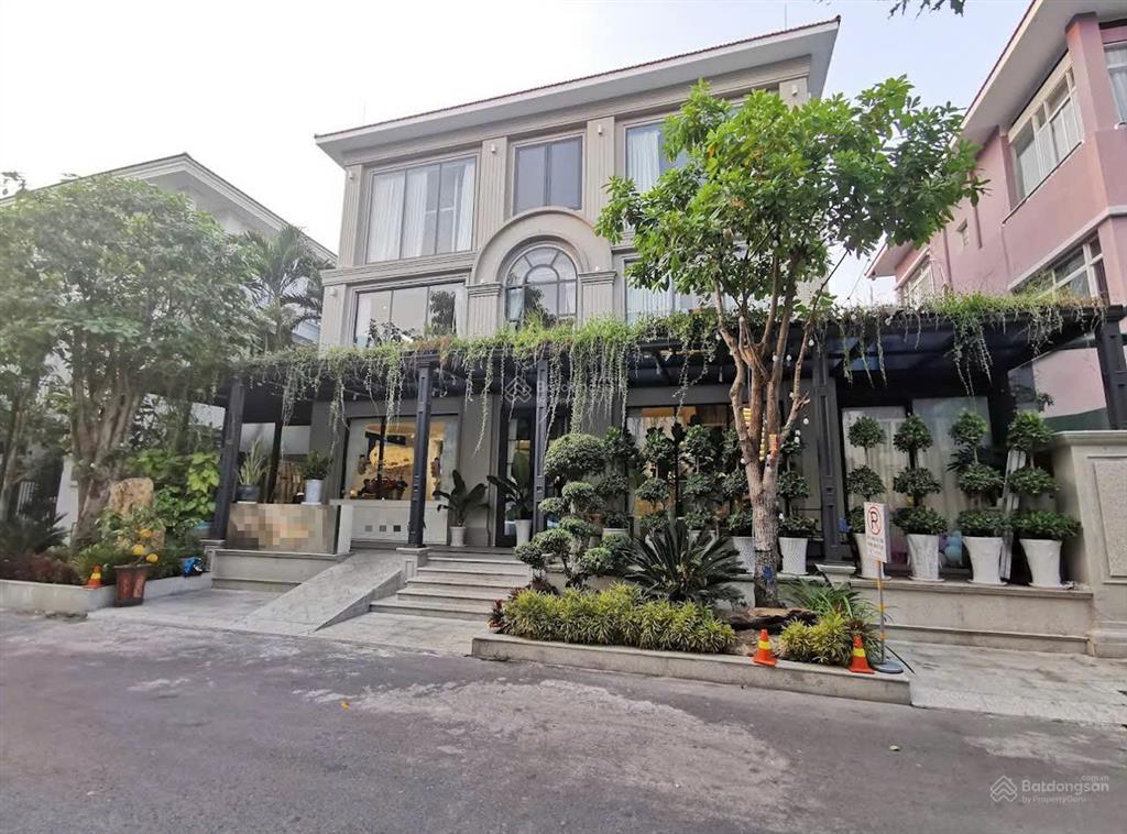 110 tỷ villa vị trí siêu đẹp, ngay cầu ánh trăng  crescent mall  phú mỹ hưng. đất 17 x 18 = 306m2
