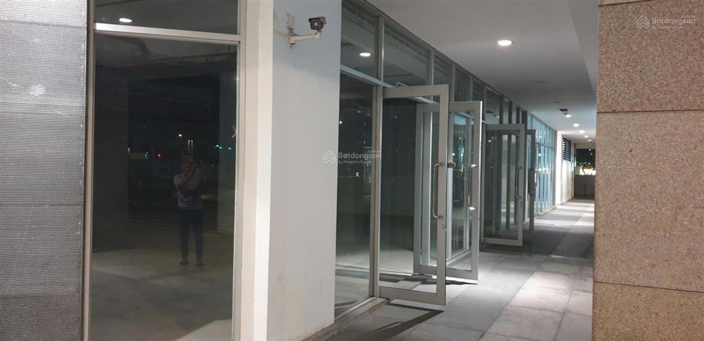 Hiếm shop scenic 2 kề bên văn phòng mới phú mỹ hưng landmark, chỉ trệt 260m2, đơn giá chỉ 127tr/m2
