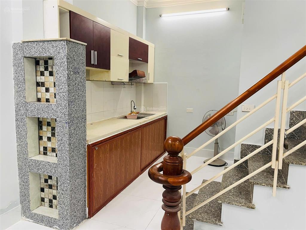 Giá chỉ 1.8 tỷ nhà sổ hồng chung dt đất 31.5m2, 2 tầng, hẻm 4m