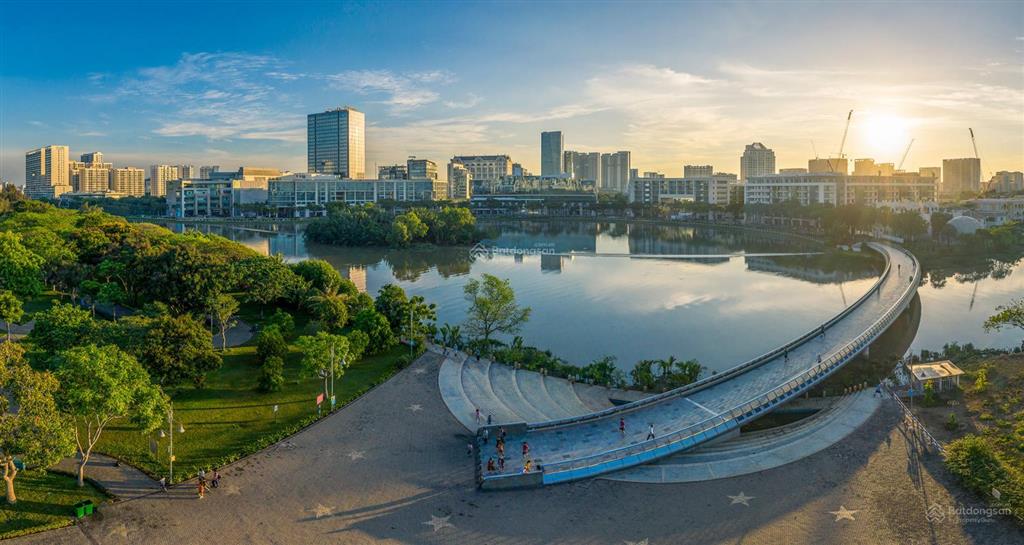 The regency  biểu tượng cao nhất của phú mỹ hưng. ở regency hay xách túi hermes? như nhau