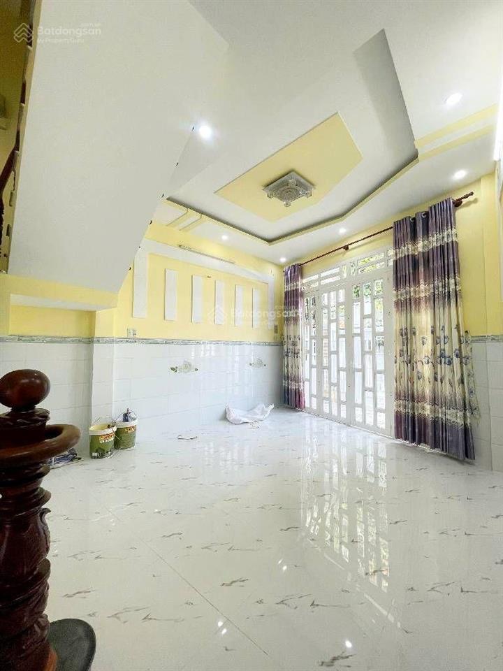 5 tỷ 350 thương lượng, nhà ngon 4 tầng, đường 4 mét, diện tích  ngan 4,11 mét  dài 12,3 mét.