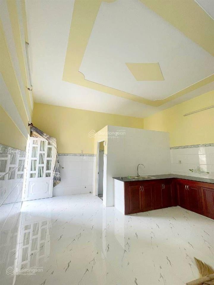 5 tỷ 350 thương lượng, nhà ngon 4 tầng, đường 4 mét, diện tích  ngan 4,11 mét  dài 12,3 mét.