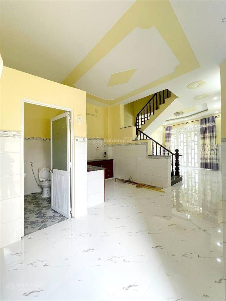 5 tỷ 350 thương lượng, nhà ngon 4 tầng, đường 4 mét, diện tích  ngan 4,11 mét  dài 12,3 mét.