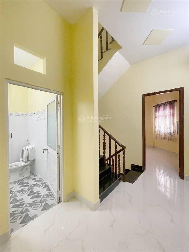 5 tỷ 350 thương lượng, nhà ngon 4 tầng, đường 4 mét, diện tích  ngan 4,11 mét  dài 12,3 mét.