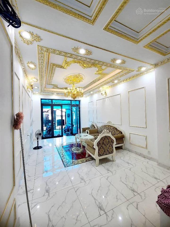 6 tỷ 800 thương lượng, nhà ngon 3 tầng, đường 6 mét thông, diện tích  4 x 19