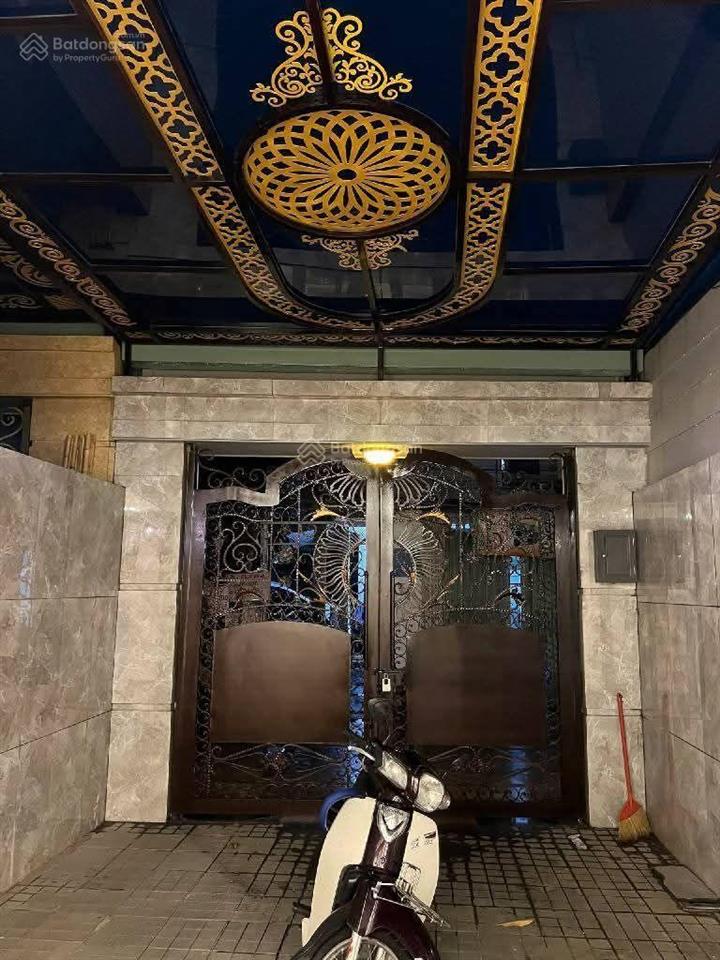 6 tỷ 800 thương lượng, nhà ngon 3 tầng, đường 6 mét thông, diện tích  4 x 19