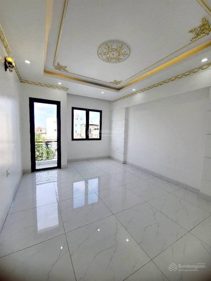 6 tỷ 800 thương lượng, nhà ngon 3 tầng, đường 6 mét thông, diện tích  4 x 19