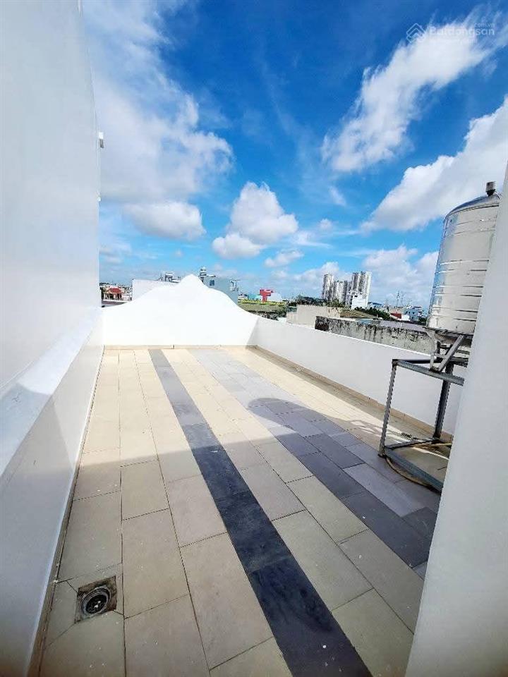 6 tỷ 800 thương lượng, nhà ngon 3 tầng, đường 6 mét thông, diện tích  4 x 19