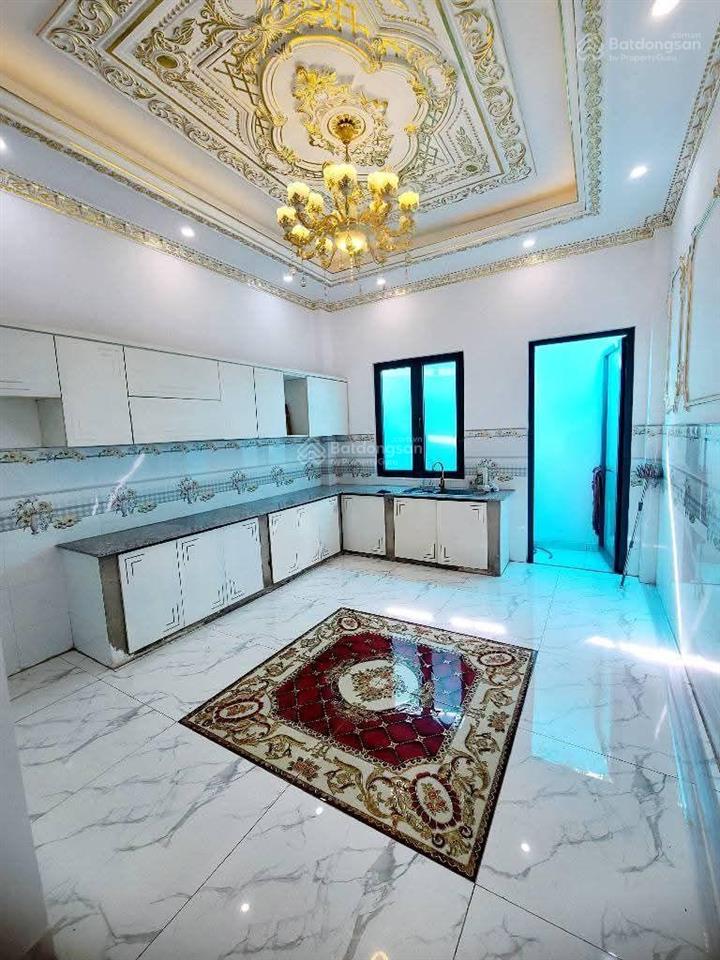 6 tỷ 800 thương lượng, nhà ngon 3 tầng, đường 6 mét thông, diện tích  4 x 19