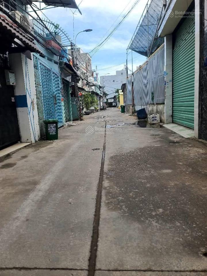 6 tỷ 800 thương lượng, nhà ngon 3 tầng, đường 6 mét thông, diện tích  4 x 19