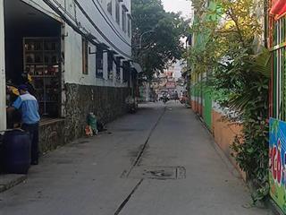 5 tỷ 200 thương lượng, nhà mới 3 tầng, đường 5 mét thông, diện tích  4 x 14.