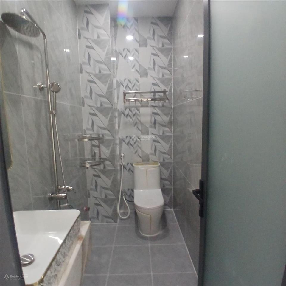 7 tỷ 500 thương lượng, nhà 5 tầng mới, đường 6 mét diện tích  4,1 x 15,04