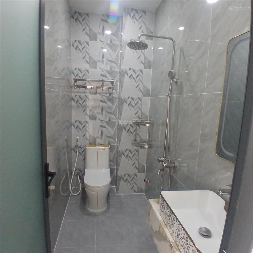 7 tỷ 500 thương lượng, nhà 5 tầng mới, đường 6 mét diện tích  4,1 x 15,04