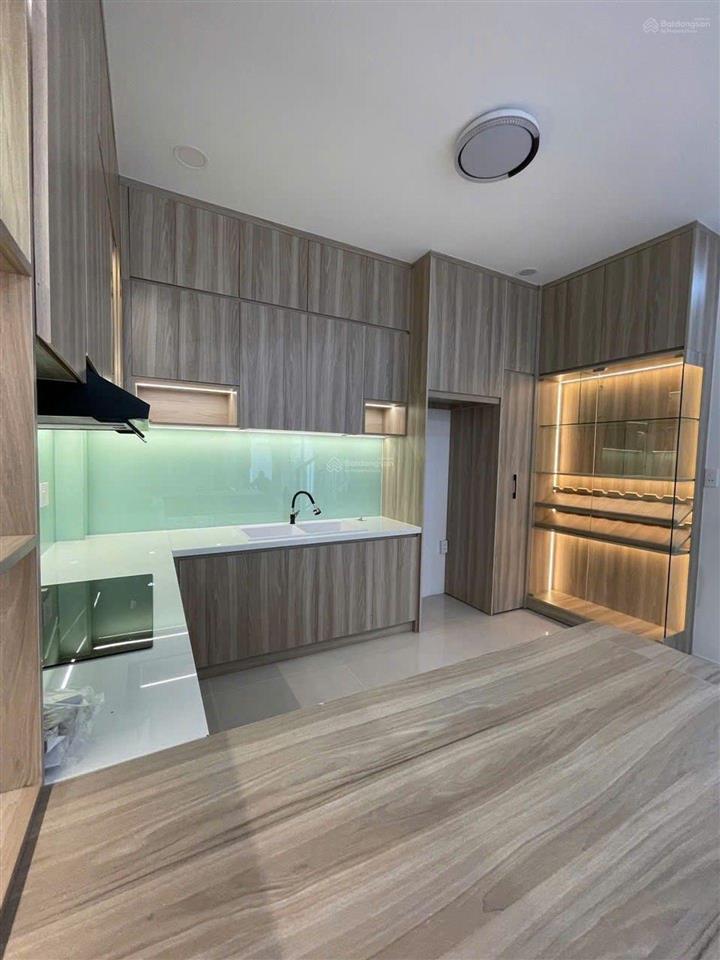 5 tỷ 950 thương lượng, nhà 2 tầng mới, đường 6 mét, diện tích  5 x 11