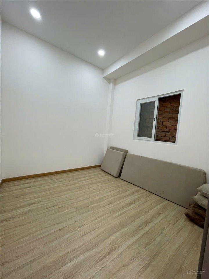 5 tỷ 950 thương lượng, nhà 2 tầng mới, đường 6 mét, diện tích  5 x 11