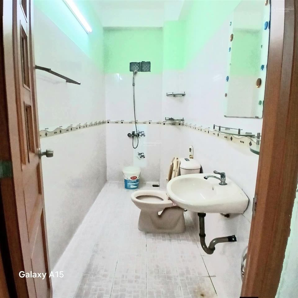 7 tỷ thương lượng, nhà 3 tầng mặt tiền, đường nhựa, diện tích  5 x 20