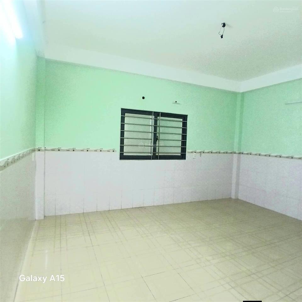 7 tỷ thương lượng, nhà 3 tầng mặt tiền, đường nhựa, diện tích  5 x 20