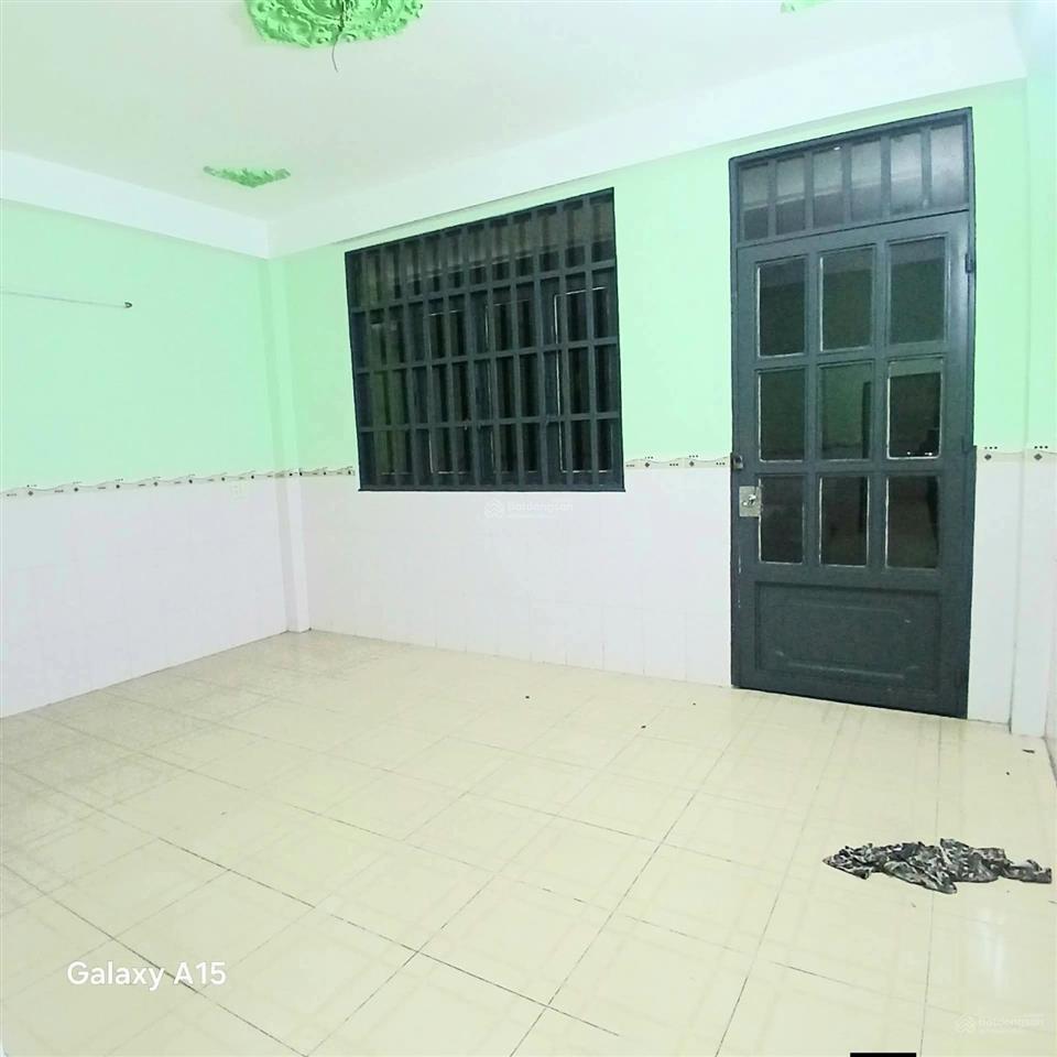 7 tỷ thương lượng, nhà 3 tầng mặt tiền, đường nhựa, diện tích  5 x 20