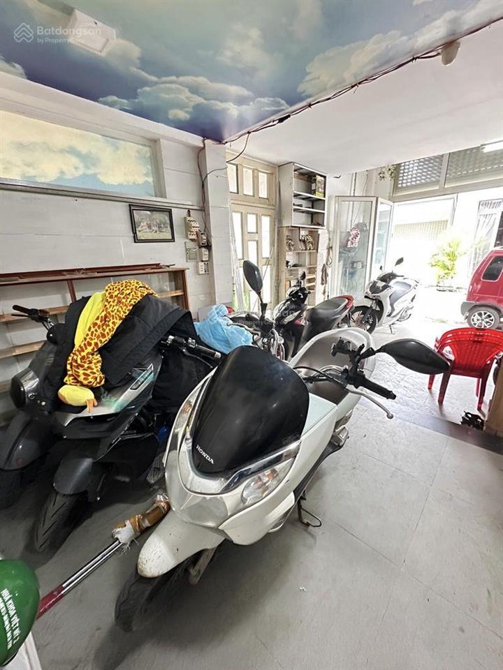 8 tỷ 200 thương lượng, nhà góc 2 mặt tiền, diện tích ngang 10,14mét  dài 15,5 mét