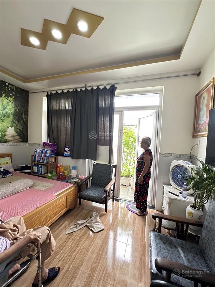 8 tỷ 200 thương lượng, nhà góc 2 mặt tiền, diện tích ngang 10,14mét  dài 15,5 mét