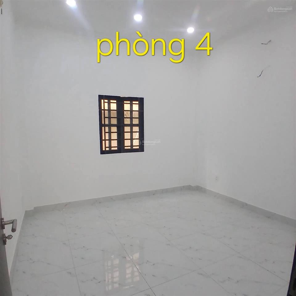 8 tỷ 200 thương lượng, nhà 2 tầng mới mặt tiền, diện tích  ngan 4 mét, dài 18,5 mét