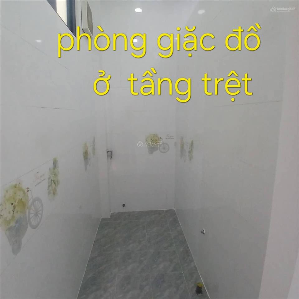 8 tỷ 200 thương lượng, nhà 2 tầng mới mặt tiền, diện tích  ngan 4 mét, dài 18,5 mét
