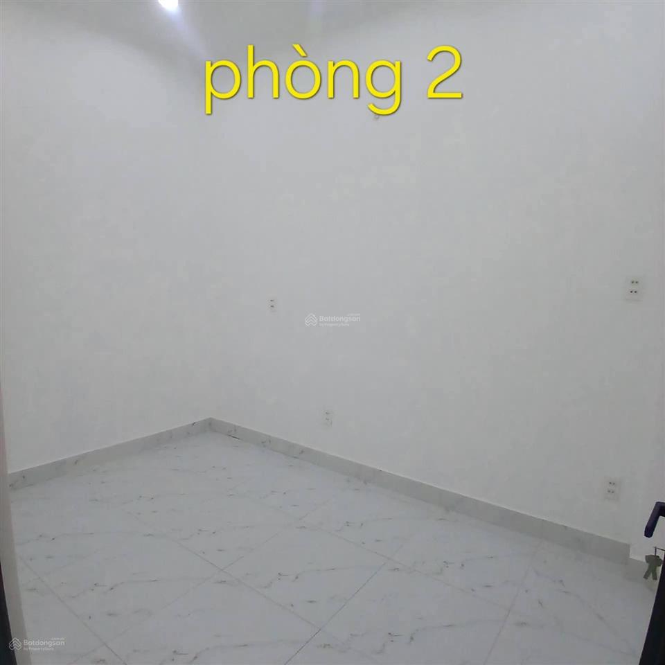 8 tỷ 200 thương lượng, nhà 2 tầng mới mặt tiền, diện tích  ngan 4 mét, dài 18,5 mét