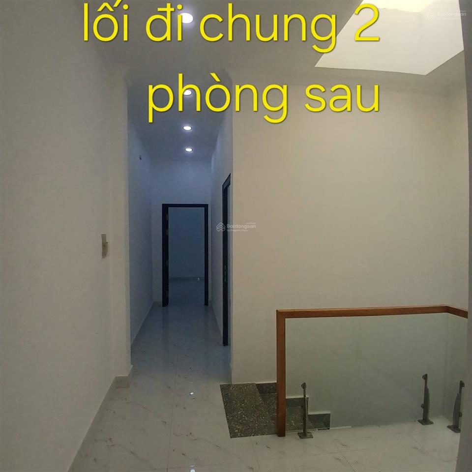 8 tỷ 200 thương lượng, nhà 2 tầng mới mặt tiền, diện tích  ngan 4 mét, dài 18,5 mét