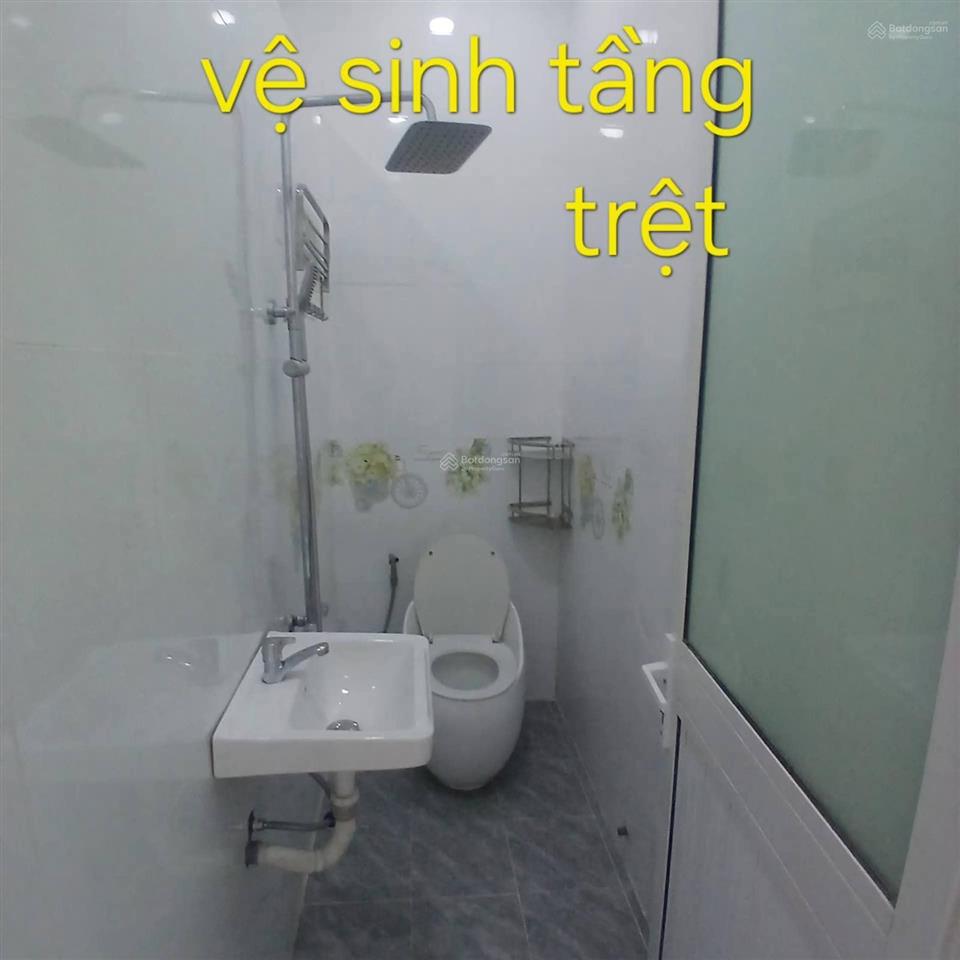 8 tỷ 200 thương lượng, nhà 2 tầng mới mặt tiền, diện tích  ngan 4 mét, dài 18,5 mét