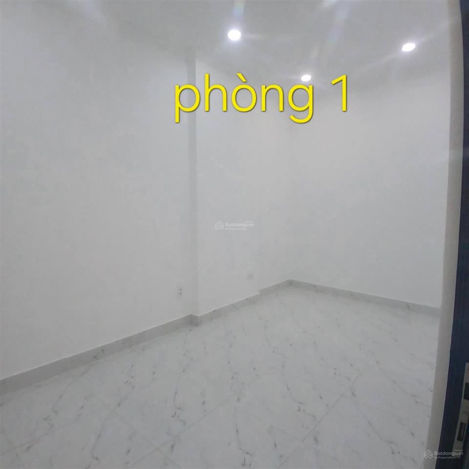 8 tỷ 200 thương lượng, nhà 2 tầng mới mặt tiền, diện tích  ngan 4 mét, dài 18,5 mét