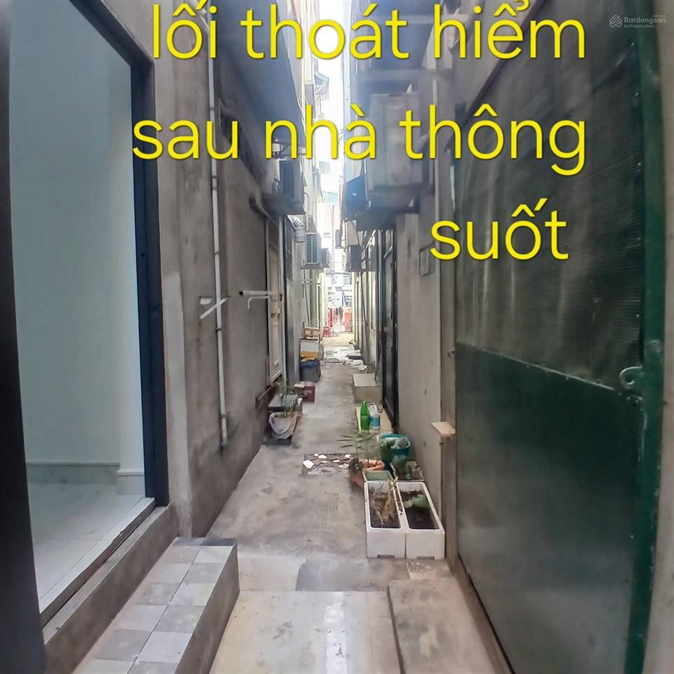 8 tỷ 200 thương lượng, nhà 2 tầng mới mặt tiền, diện tích  ngan 4 mét, dài 18,5 mét
