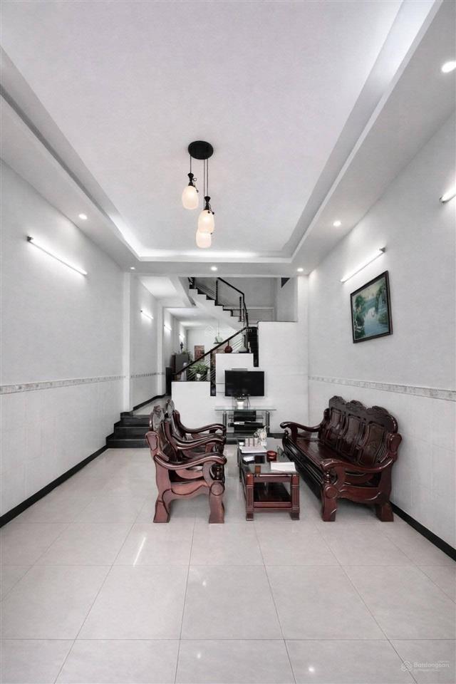 7 tỷ 600 thương lượng, nhà 2 tầng, đường 8 mét diện tích ngang 4 mét, dài 21,5 mét