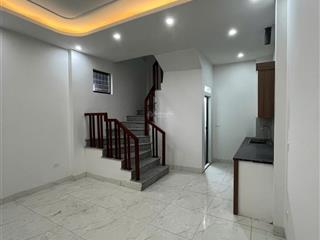 4 tỷ ô tô lùi tận cửa cầu tó cạnh hồ thoáng sáng gần mặt phố kinh doanh hữu hoà đại thanh