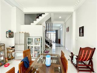 Bán nhà 1 trệt 2 lầu, gần ngã tư lê văn lương & nguyễn bình, 129m2, giá 6.1 tỷ